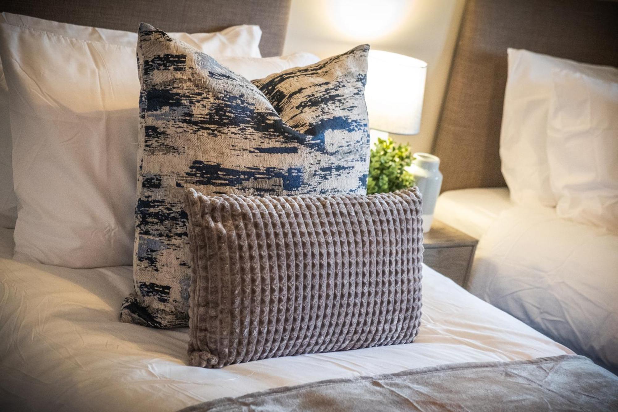 Mk 2-Bedroom Contractor'S Gem, 5 Beds, Sleeps 6, Free Parking Milton Keynes Eksteriør bilde