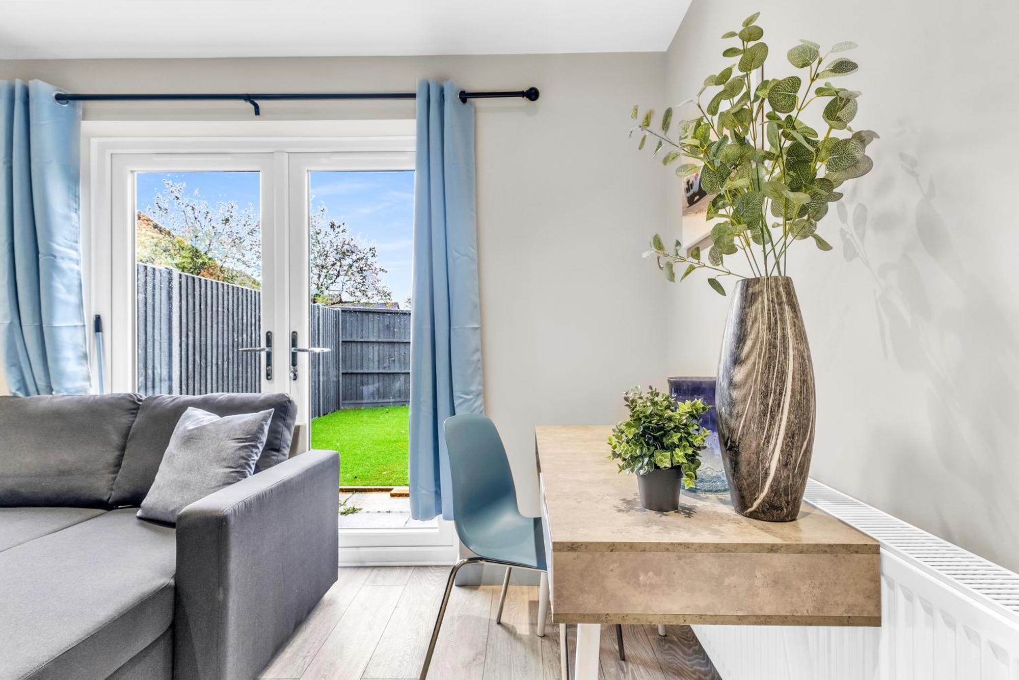Mk 2-Bedroom Contractor'S Gem, 5 Beds, Sleeps 6, Free Parking Milton Keynes Eksteriør bilde