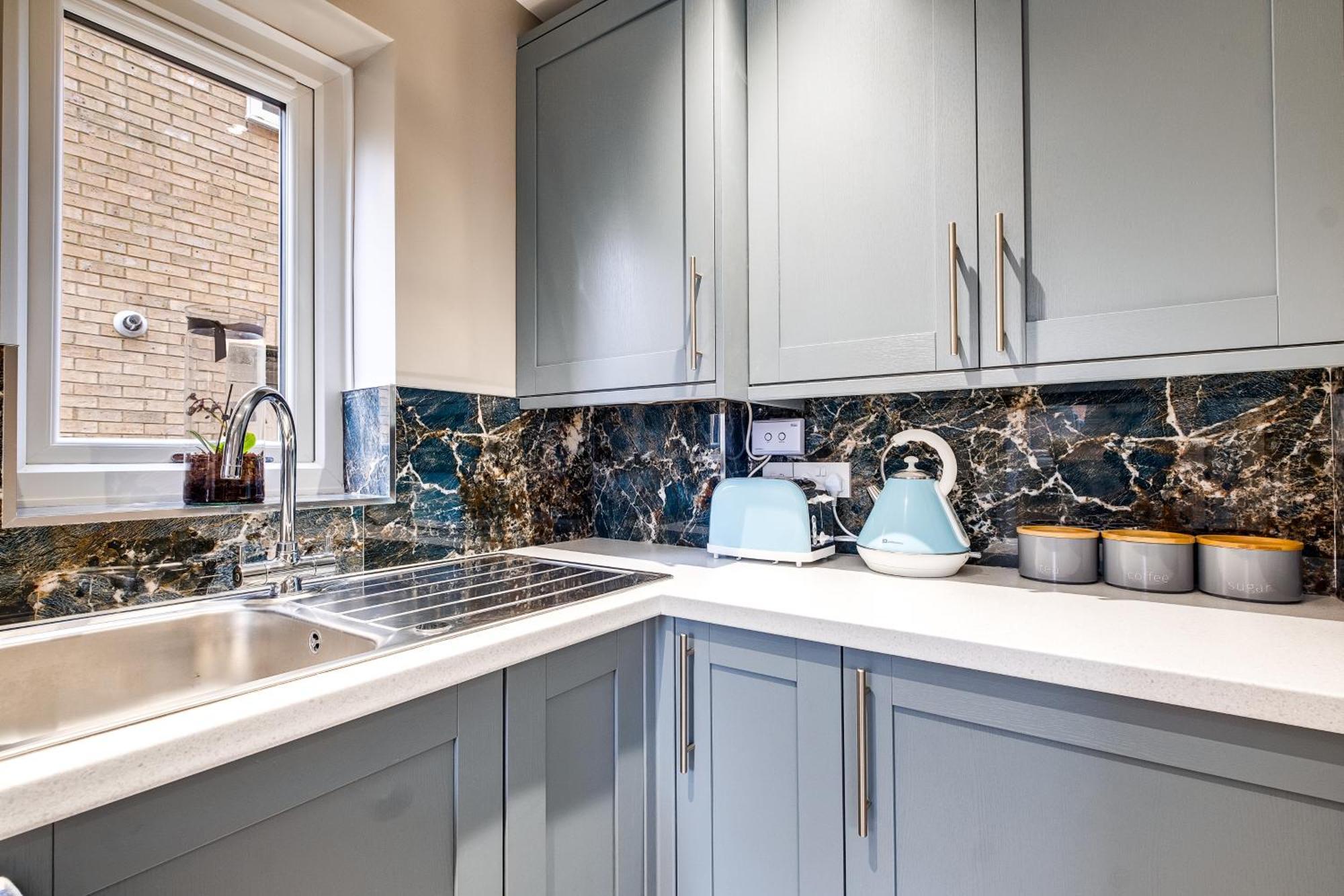 Mk 2-Bedroom Contractor'S Gem, 5 Beds, Sleeps 6, Free Parking Milton Keynes Eksteriør bilde