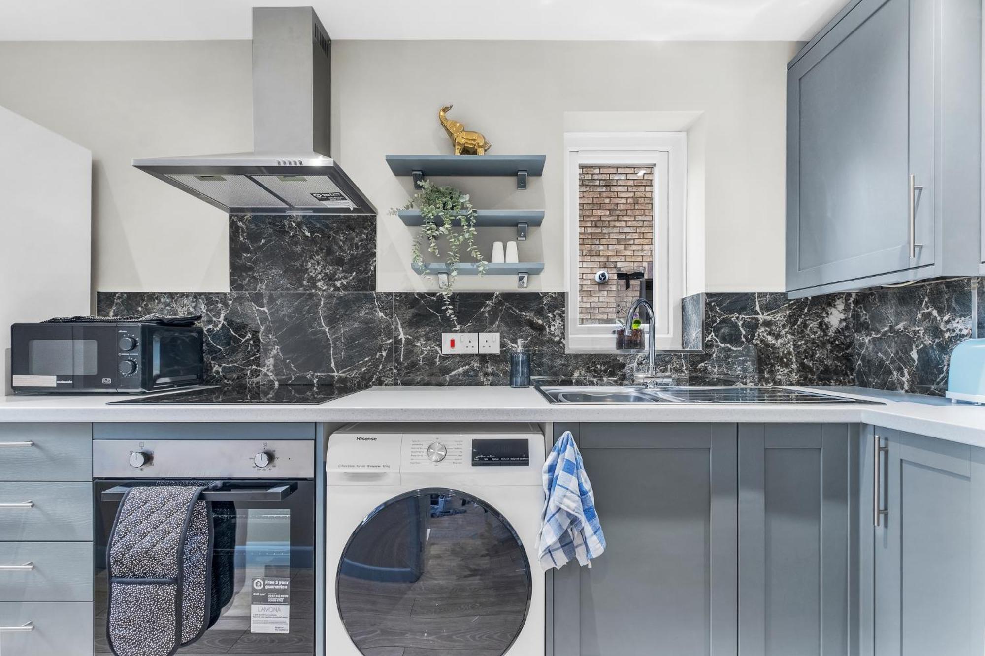 Mk 2-Bedroom Contractor'S Gem, 5 Beds, Sleeps 6, Free Parking Milton Keynes Eksteriør bilde