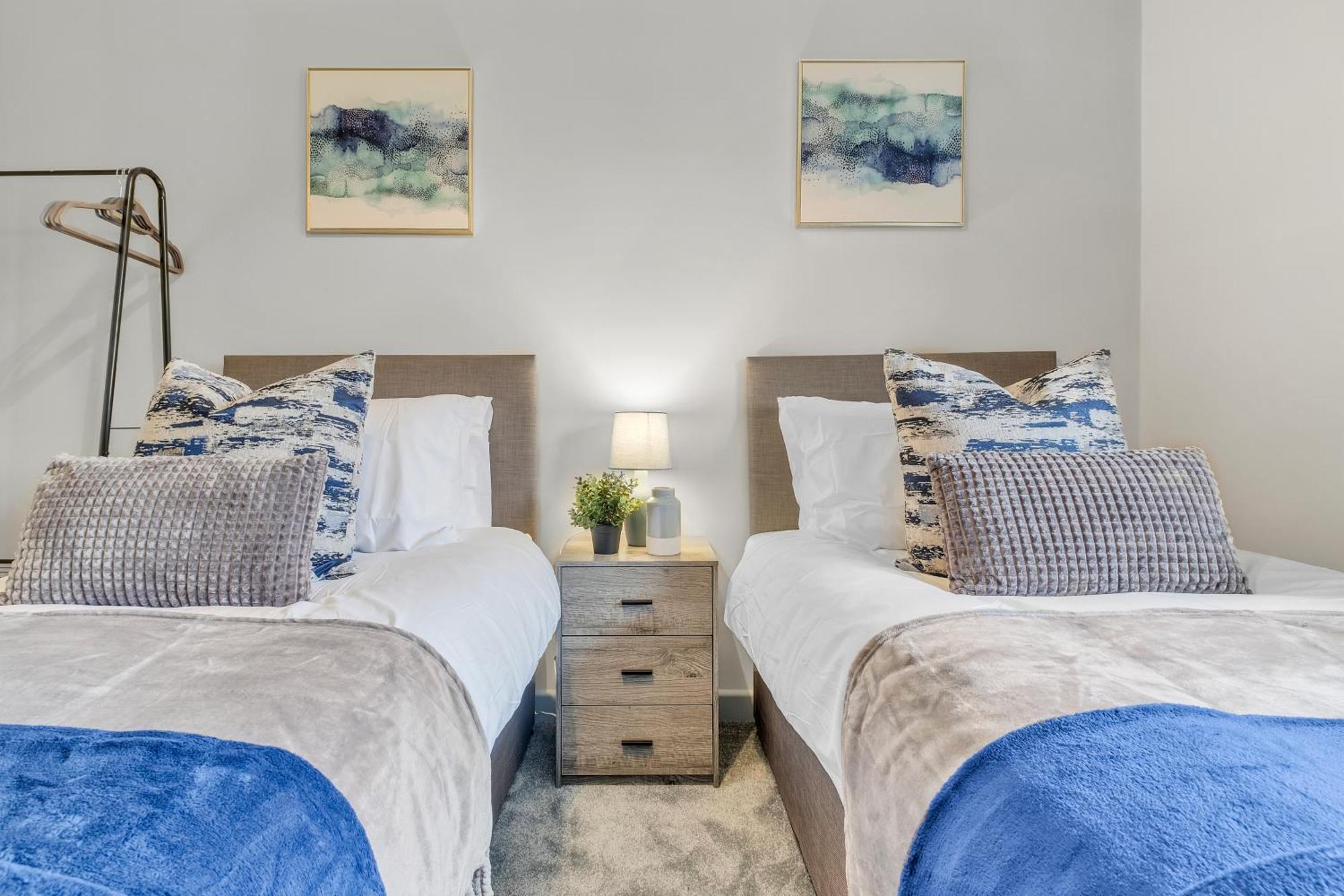 Mk 2-Bedroom Contractor'S Gem, 5 Beds, Sleeps 6, Free Parking Milton Keynes Eksteriør bilde