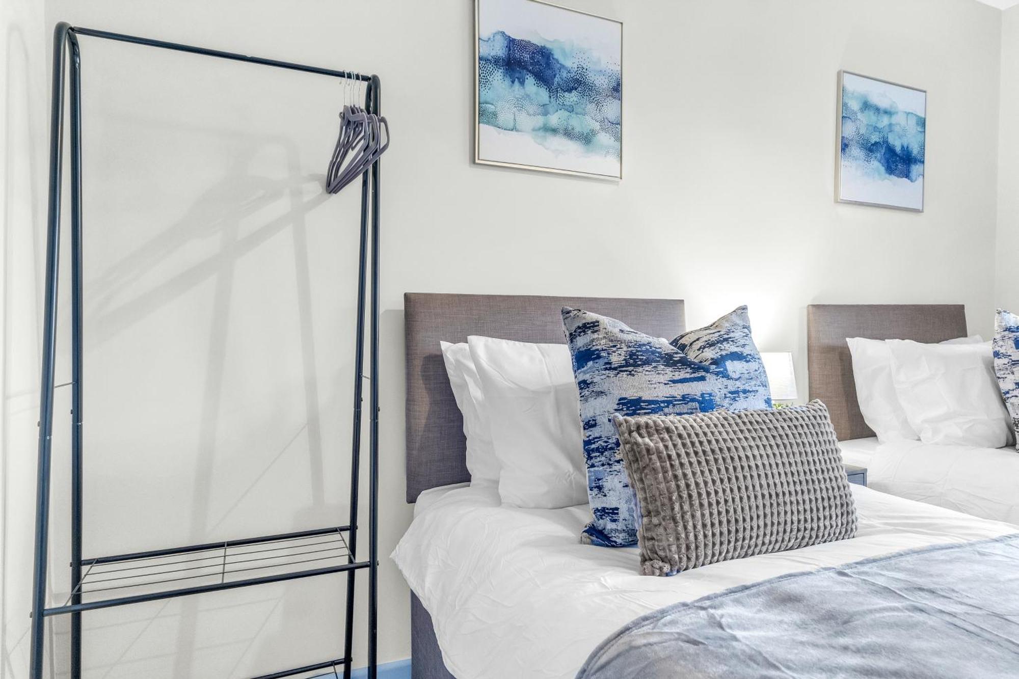Mk 2-Bedroom Contractor'S Gem, 5 Beds, Sleeps 6, Free Parking Milton Keynes Eksteriør bilde